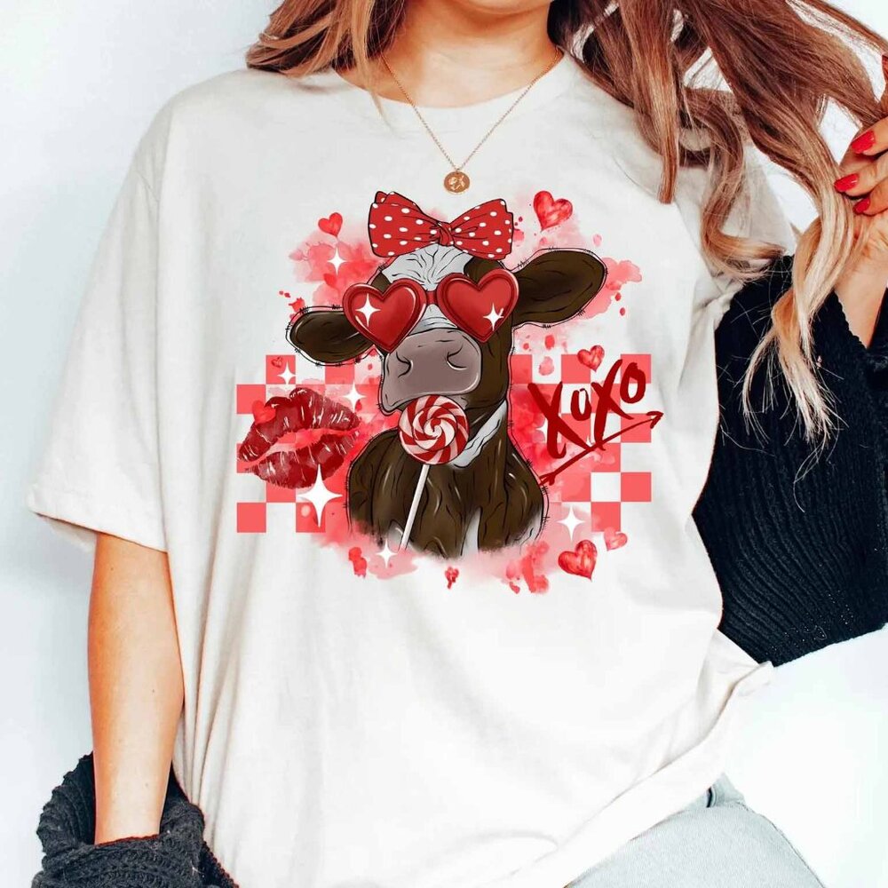 Funny Cow T-Shirt, Cow Coquette Bow T-Shirt, Cow Heart Valentines T-Shirt